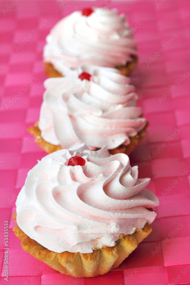 Shortcrust pastry tartlet with apple jam and butter cream Shortcrust pastry tartlet with apple jam and butter cream