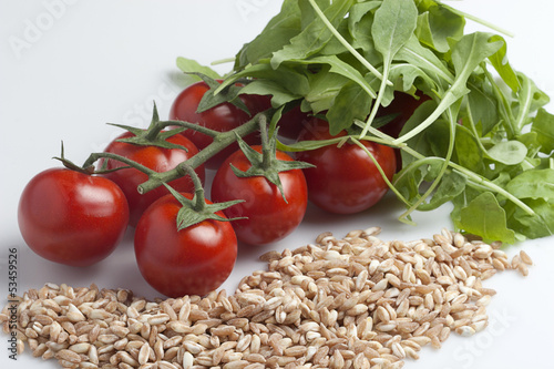 farro pachino e rucola photo