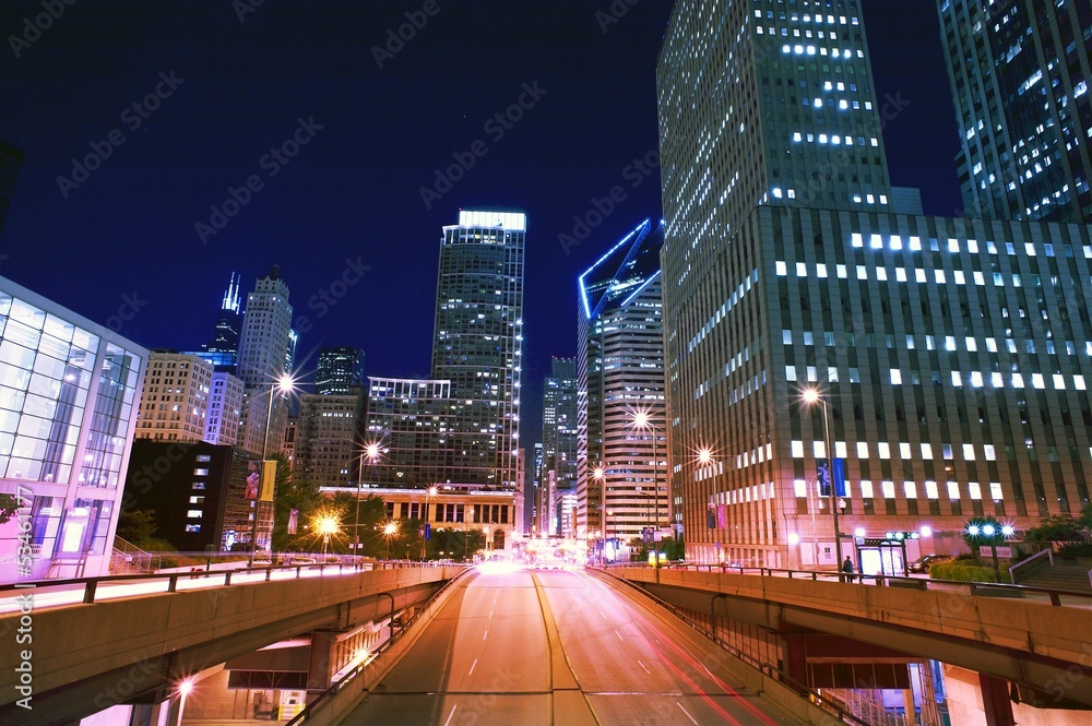 Fototapeta premium NIght Life Traffic
