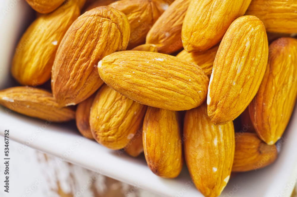 Fototapeta premium almond