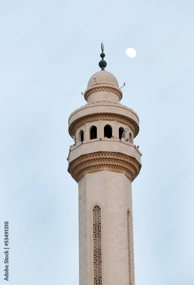 Moon &  minaret of  Al Fateh Mosque Bahrain
