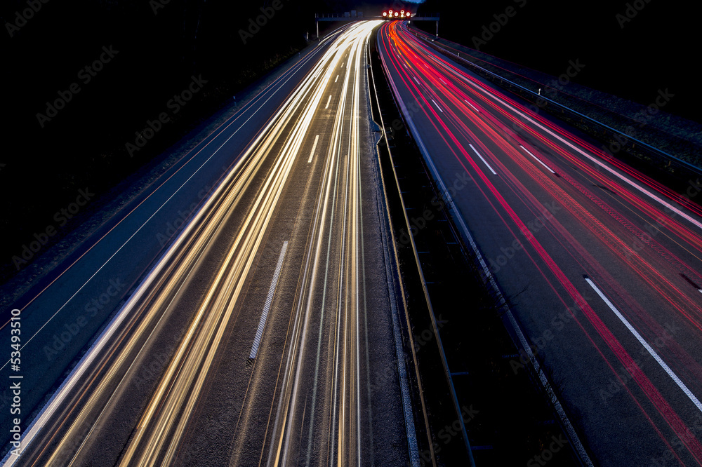Nachtaufnahme - Autos auf Autobahn 2