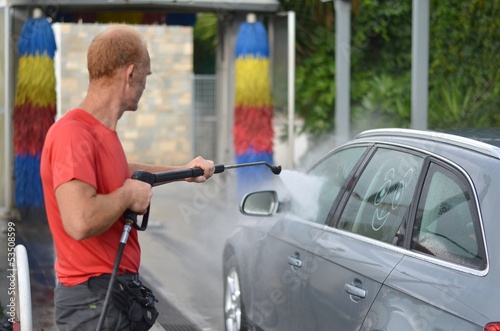 Addetto all'autolavaggio