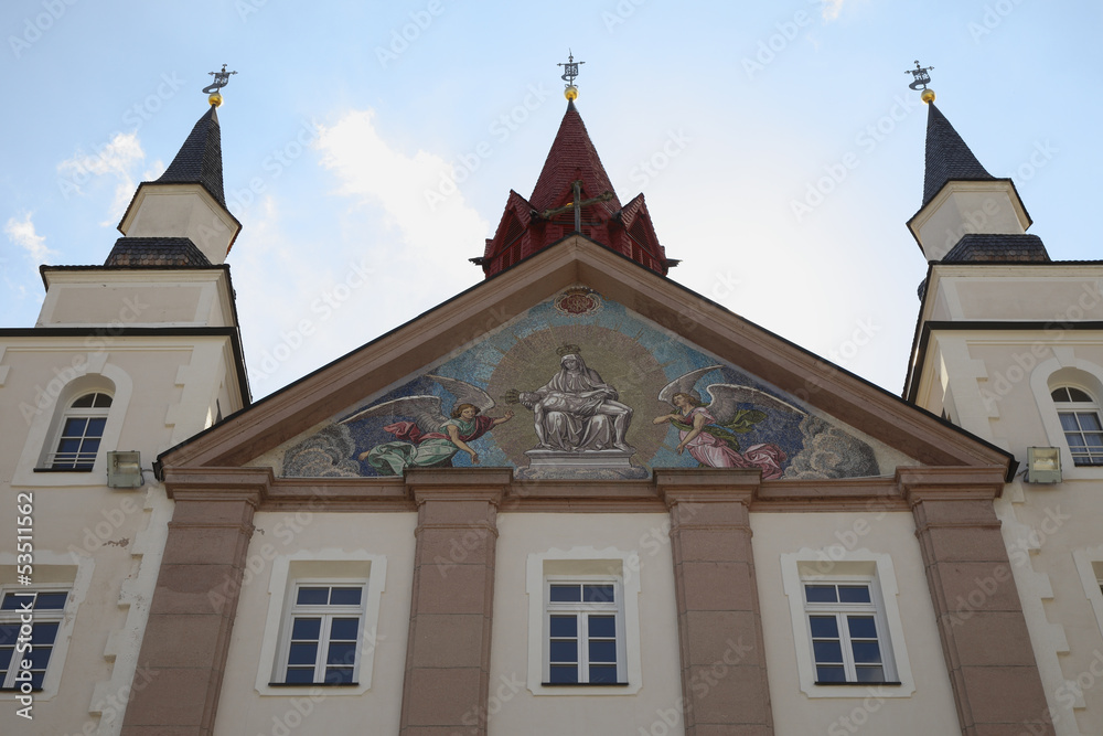 Particolare della facciata dipinta del Santuario di Pietralba