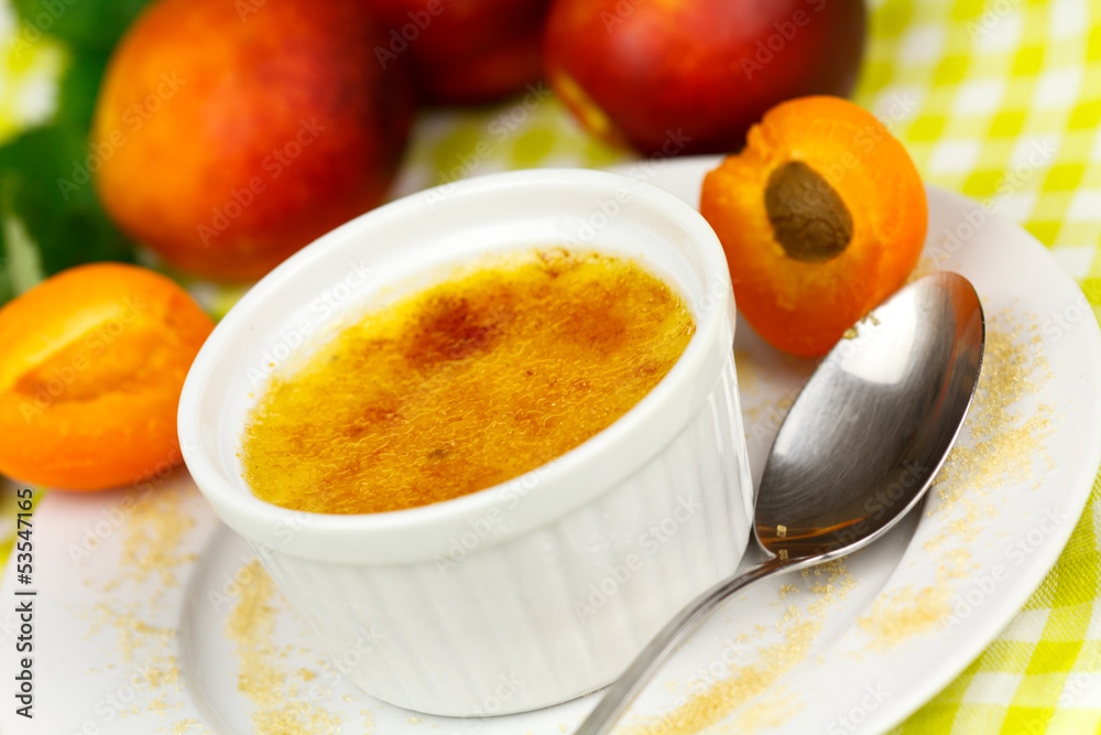 Creme Brulee mit Nektarinen