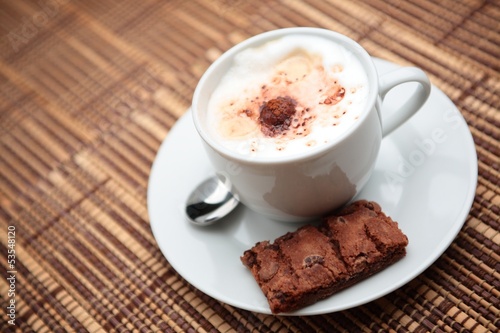 Fototapeta Naklejka Na Ścianę i Meble -  Cappuccino with a Cookie