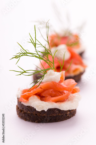 Lachs Canapes