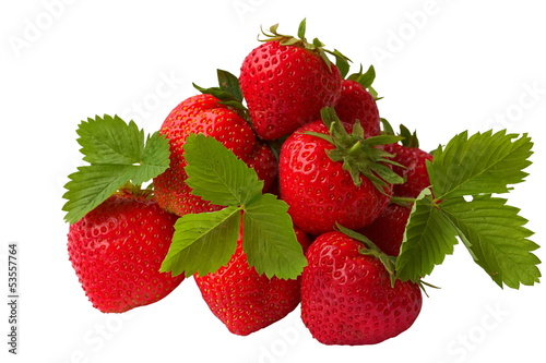 Mehrere Erdbeeren (freigestellt)