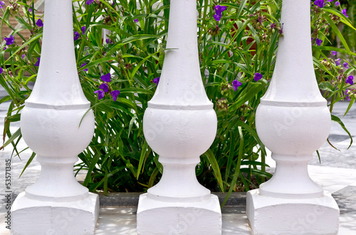 columns and flowers