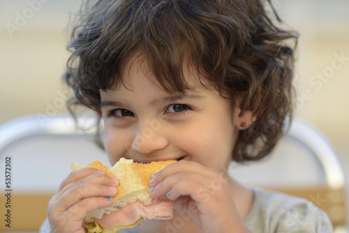 COMIENDO BOCADILLO 08 photo