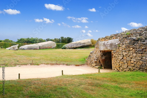 Dolmen et menhir à Locmariaquer