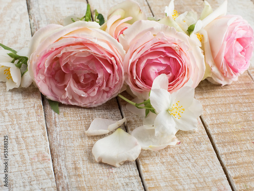 Postcard with elegant  flowers © daffodilred