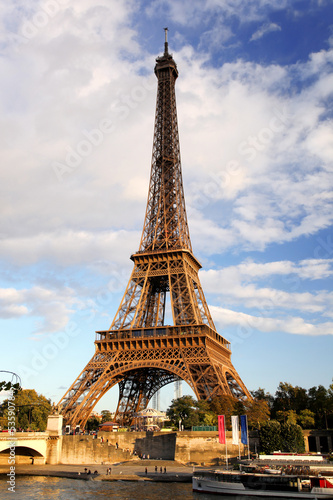 Eiffel Tower  with bridge in Paris, France © Tomas Marek