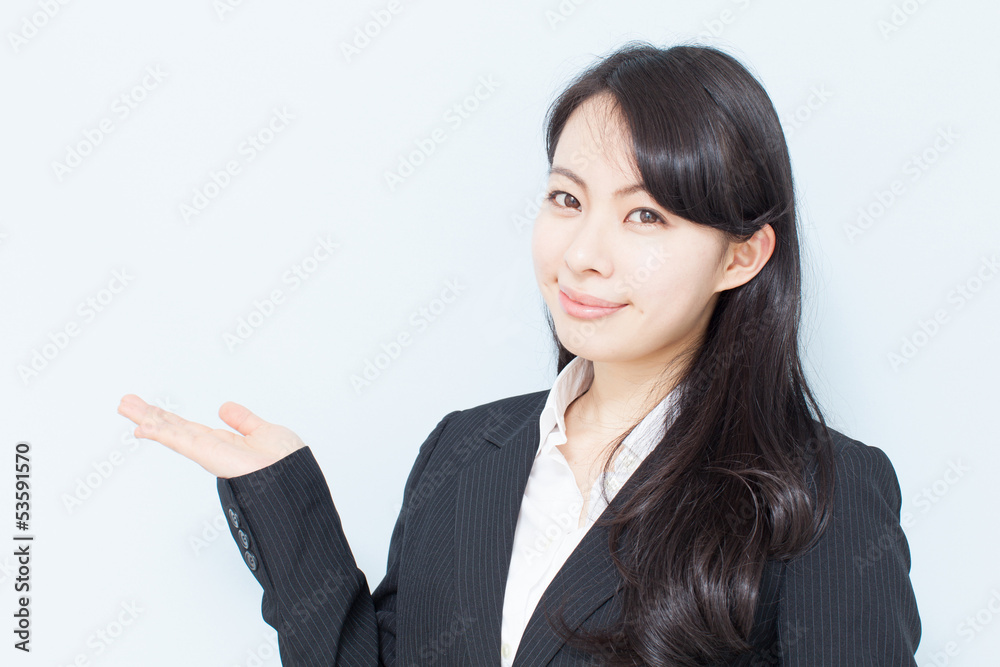 紹介する女性 紹介する女性