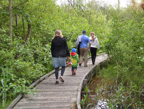 Fotografi promenade en famille au parc naturel du Rohart à Camierss