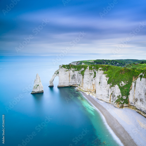 Fototapeta Etretat Aval cliff landmark and ocean . Normandy, France.