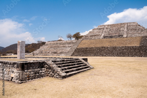 Yacimiento arqueológico de Xochicalco (México) photo