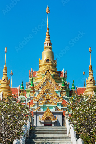 Canvas Print Beauty temple on daylight