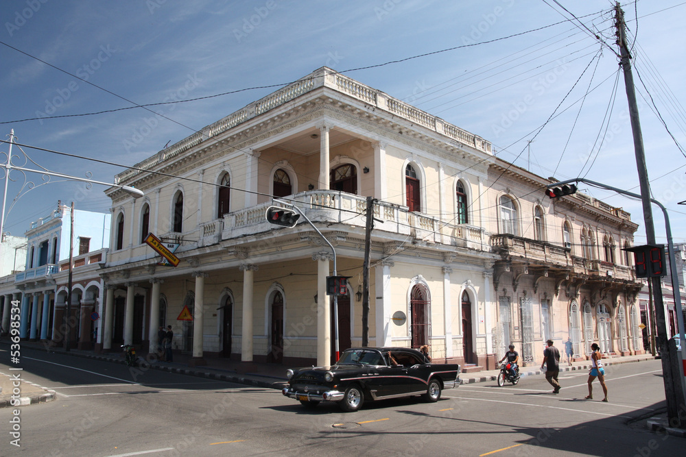 Fototapeta premium Cuba - Cien Fuegos - 7 ième avenue