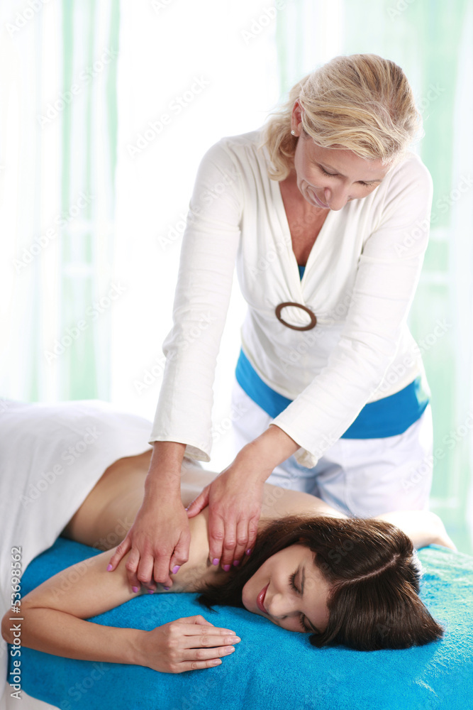 Hübsche Frau im Day Spa - Massage Hübsche Frau im Day Spa - Massage