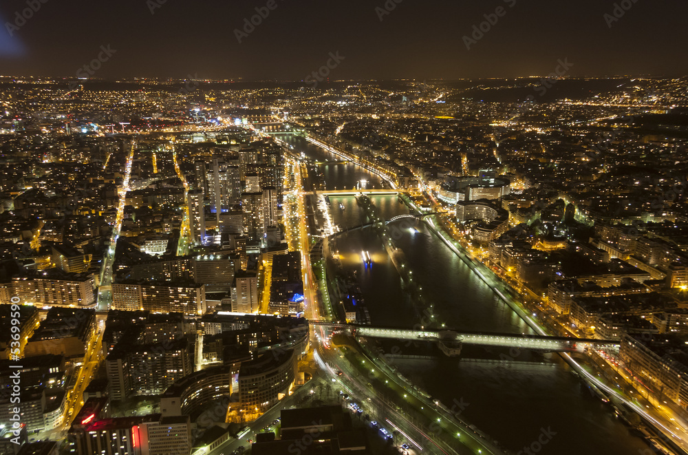 Fototapeta premium Cityscape of Paris, France at night