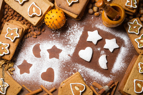 Christmas frame made ​​up of gingerbread cookies and nuts