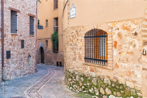 Fototapeta Naklejka Na Ścianę i Meble -  Street in the castle in Alquezar Spain