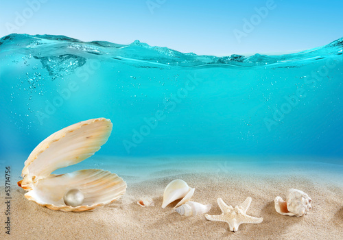 Pearl underwater