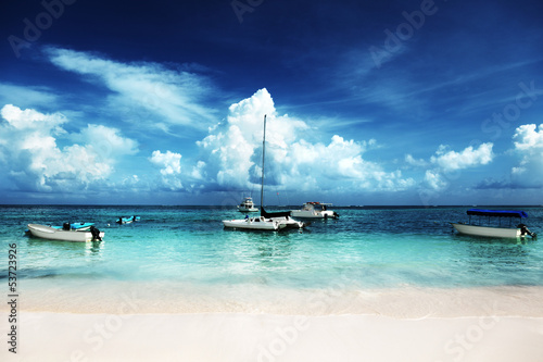 Plakat Caribbean beach and yachts