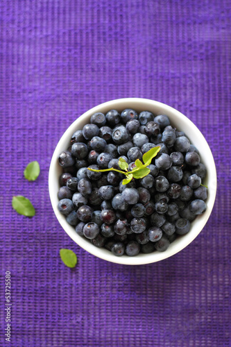 Fresh blueberries in a bowl