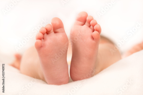 infant foot © elitravo