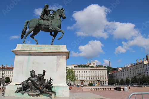 Lyon, place bellecour (statue louis XIV)