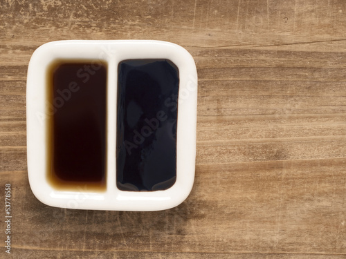 dark and light soy sauce