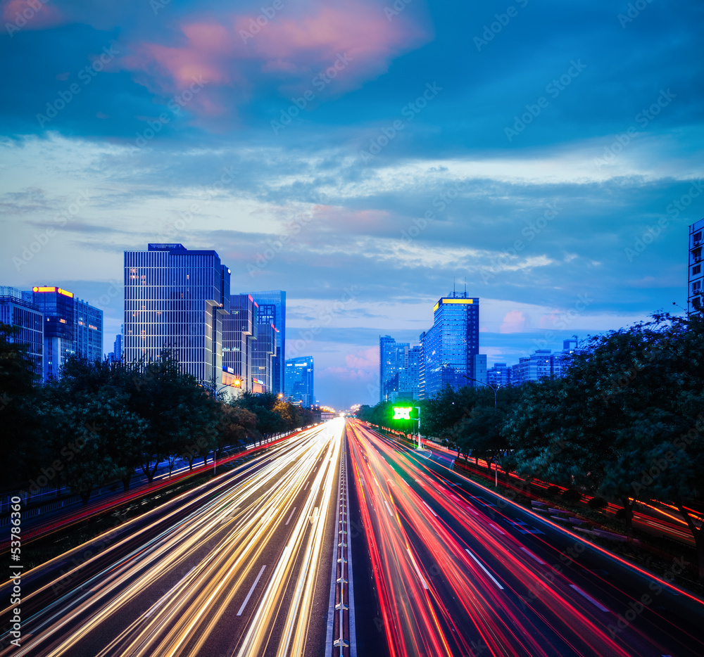 Fototapeta premium beijing cityscape at dusk with traffic
