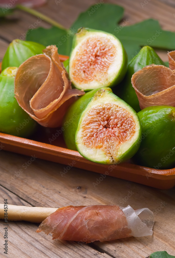 Ham and figs - Prosciutto e fichi Ham and figs - Prosciutto e fichi