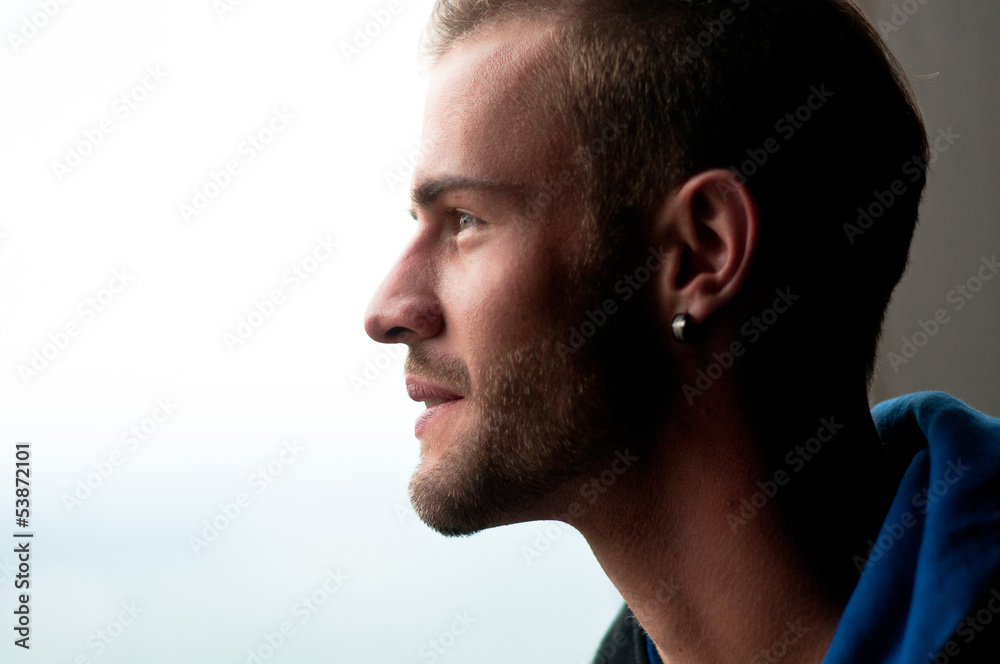 Profilbild mit hellem Hintergrund Stock-Foto | Adobe Stock