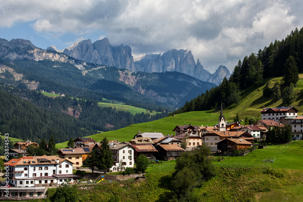 Fototapeta premium Village in the European Alps