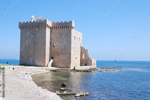 Obraz na płótnie Ancien monastère fortifié de Saint-Honorat w salonie