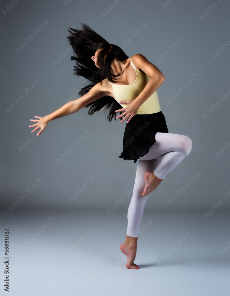 Fototapeta premium Female modern dancer