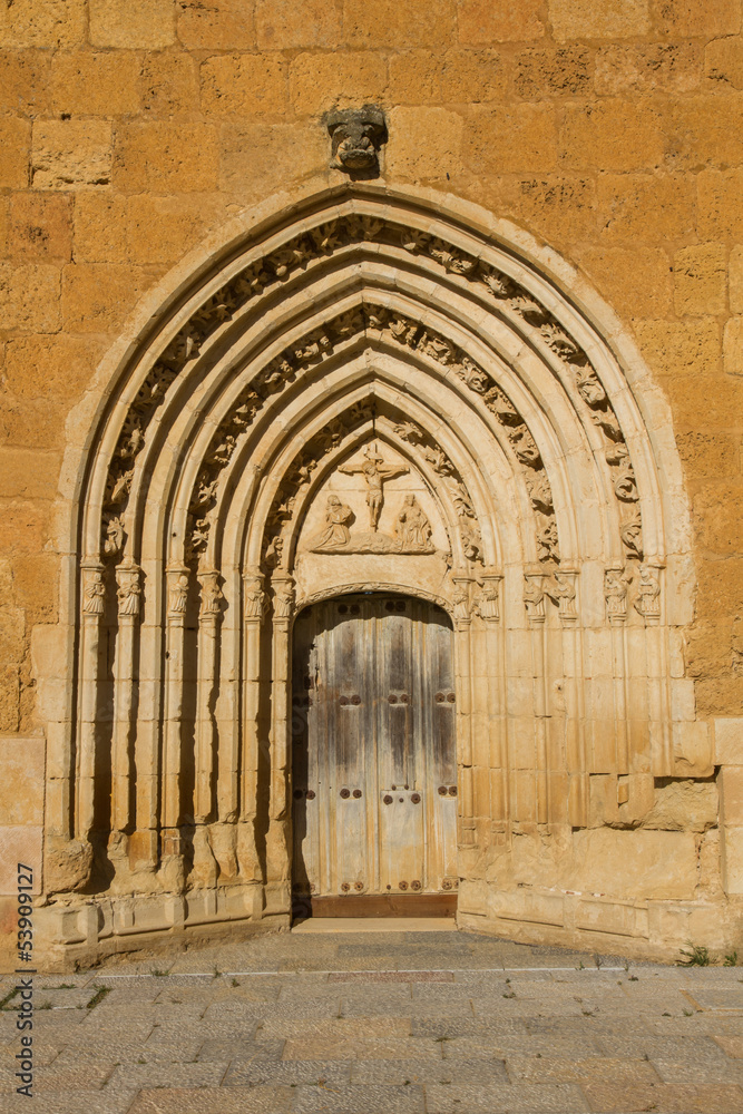 Puerta del Monasterio de Sandoval. Leon. España