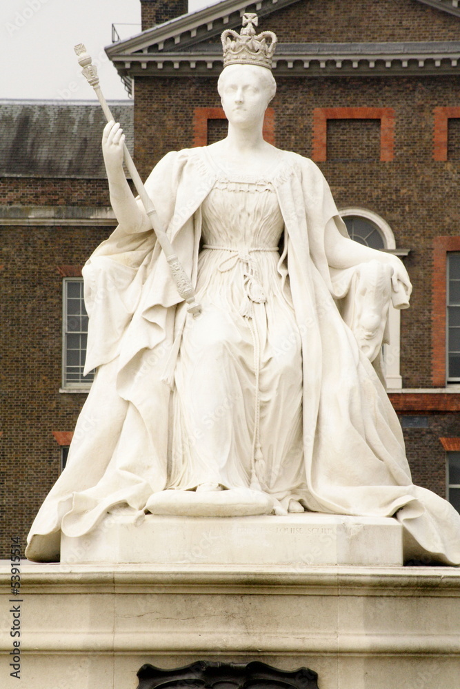 Fototapeta premium Statue of Queen Victoria