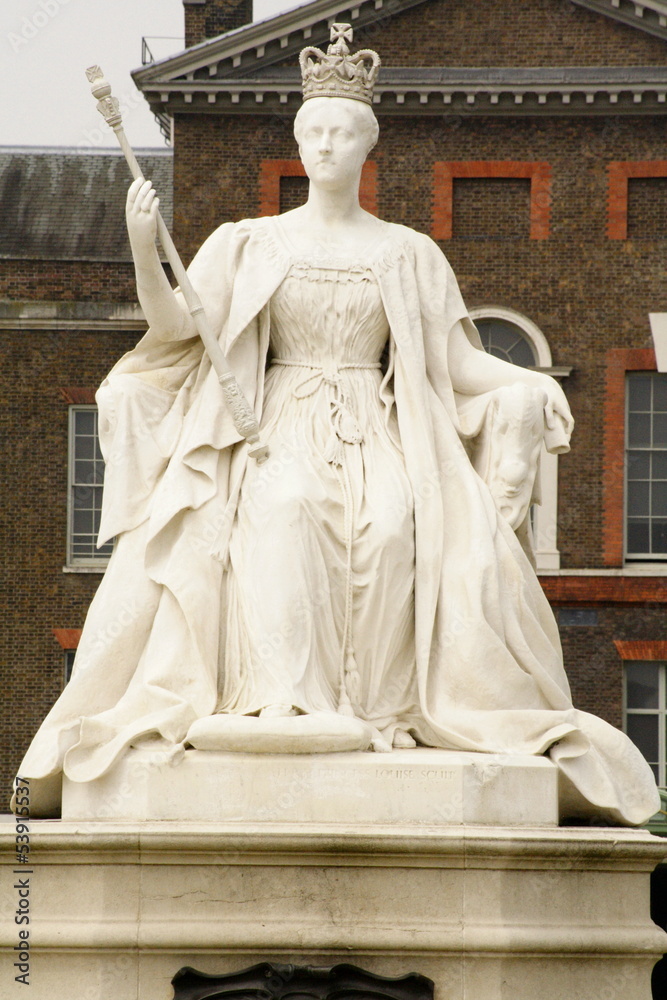 Fototapeta premium Statue of Queen Victoria