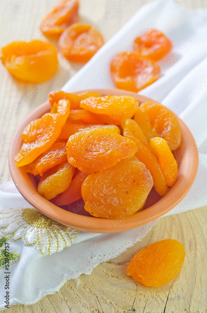 dried apricots