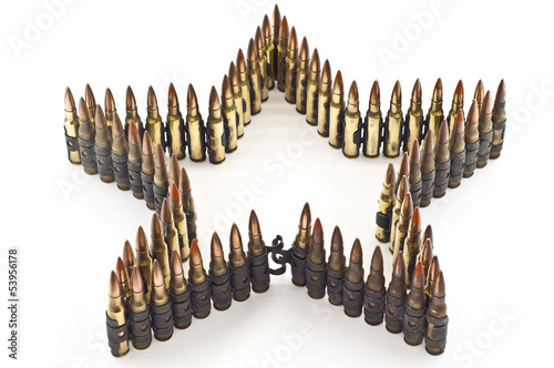 Foto Cartridge 7.62 mm caliber with link, Machine gun bullet isolated