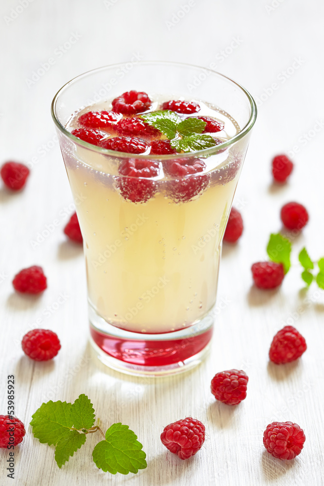 Limoncello raspberry cooler