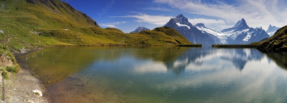 Obraz premium Swiss mountain Alps lake - Grindelwald