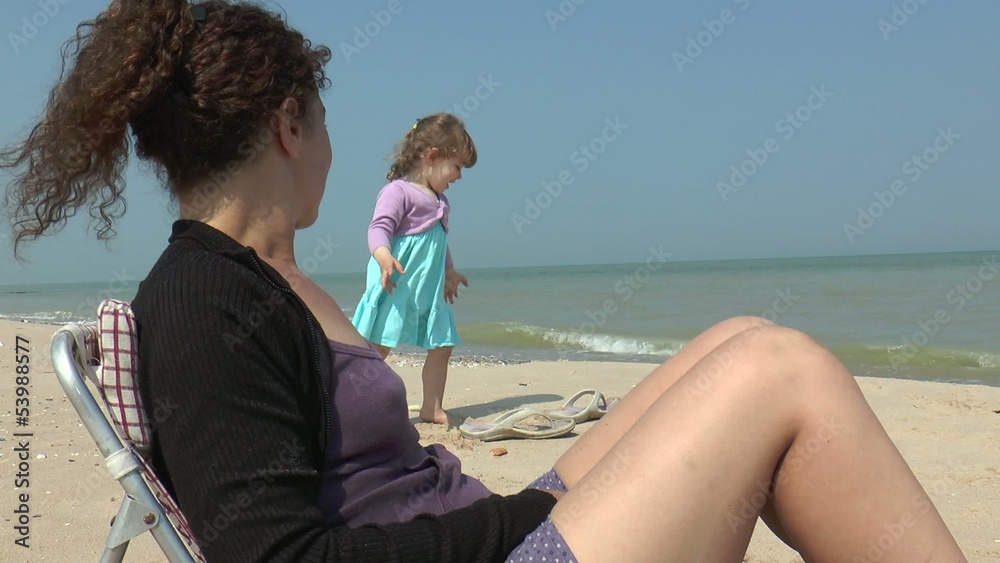 sur une plage deserte