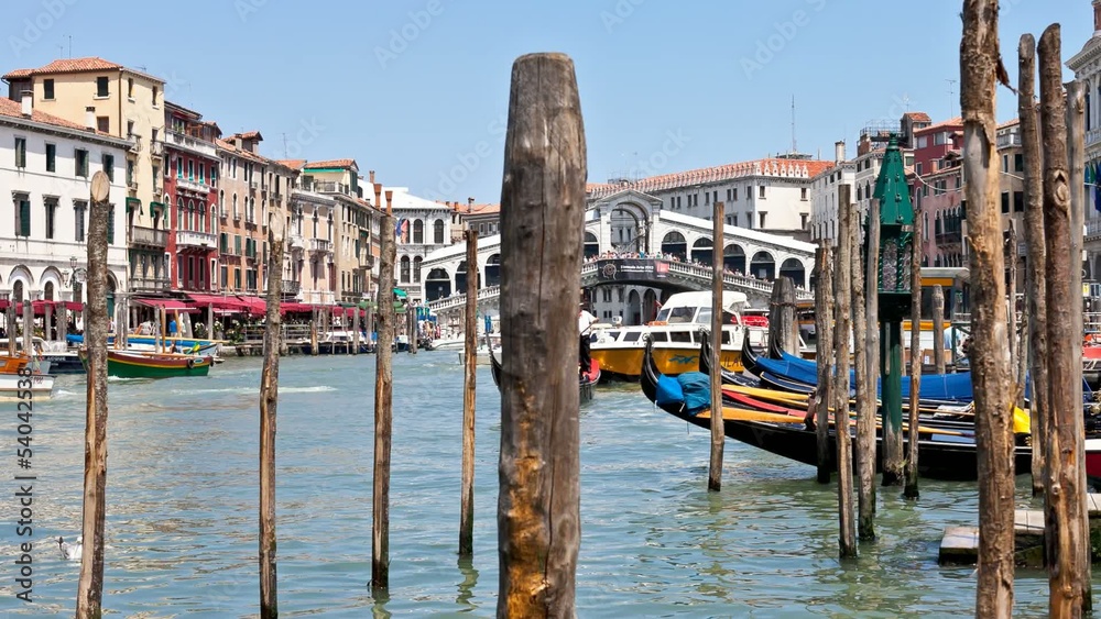 Time Lapse with zoom of Venice Rialto Bridge at the Grand canal Time Lapse with zoom of Venice Rialto Bridge at the Grand canal