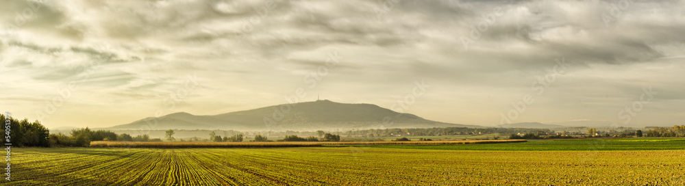 Obraz premium Panorama with field and Sleza Mountain, Poland
