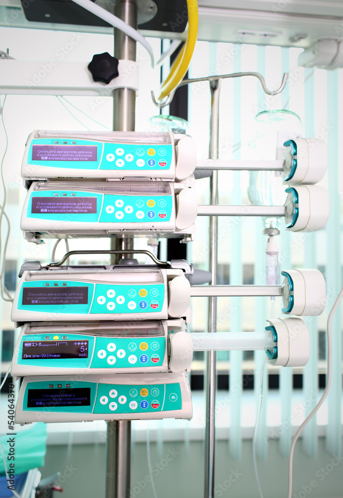 Obraz premium Electronic pumps at the bed in the hospital